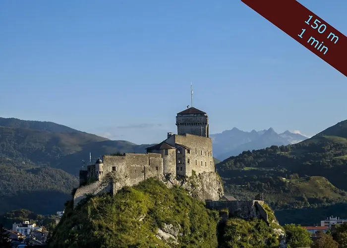 Private Independant Flat - Center - 2 Balconies