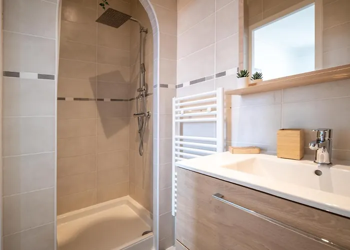 Private Independant Flat - Center - 2 Balconies Lurdy