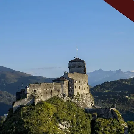 Private Independant Flat - Center - 2 Balconies